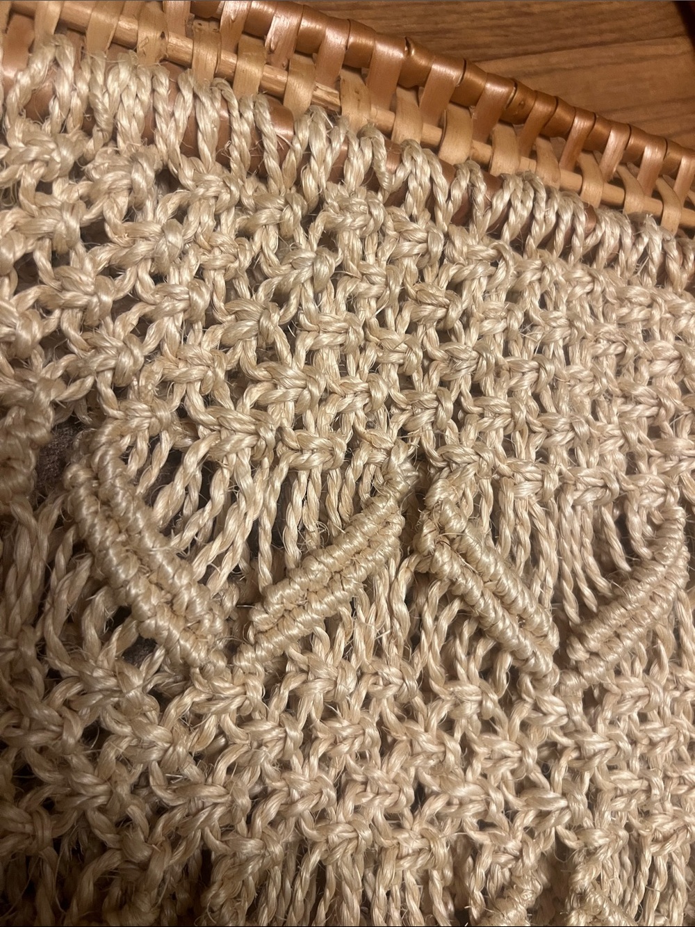 Vintage Beige Macramé Handbag Wooden Handles Boho Woven Market Purse - Picture 6 of 7